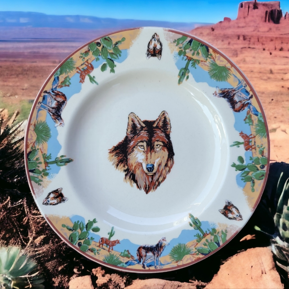 1 Vtg Tienshan Desert Wolf Salad/Dessert Plate Cactus